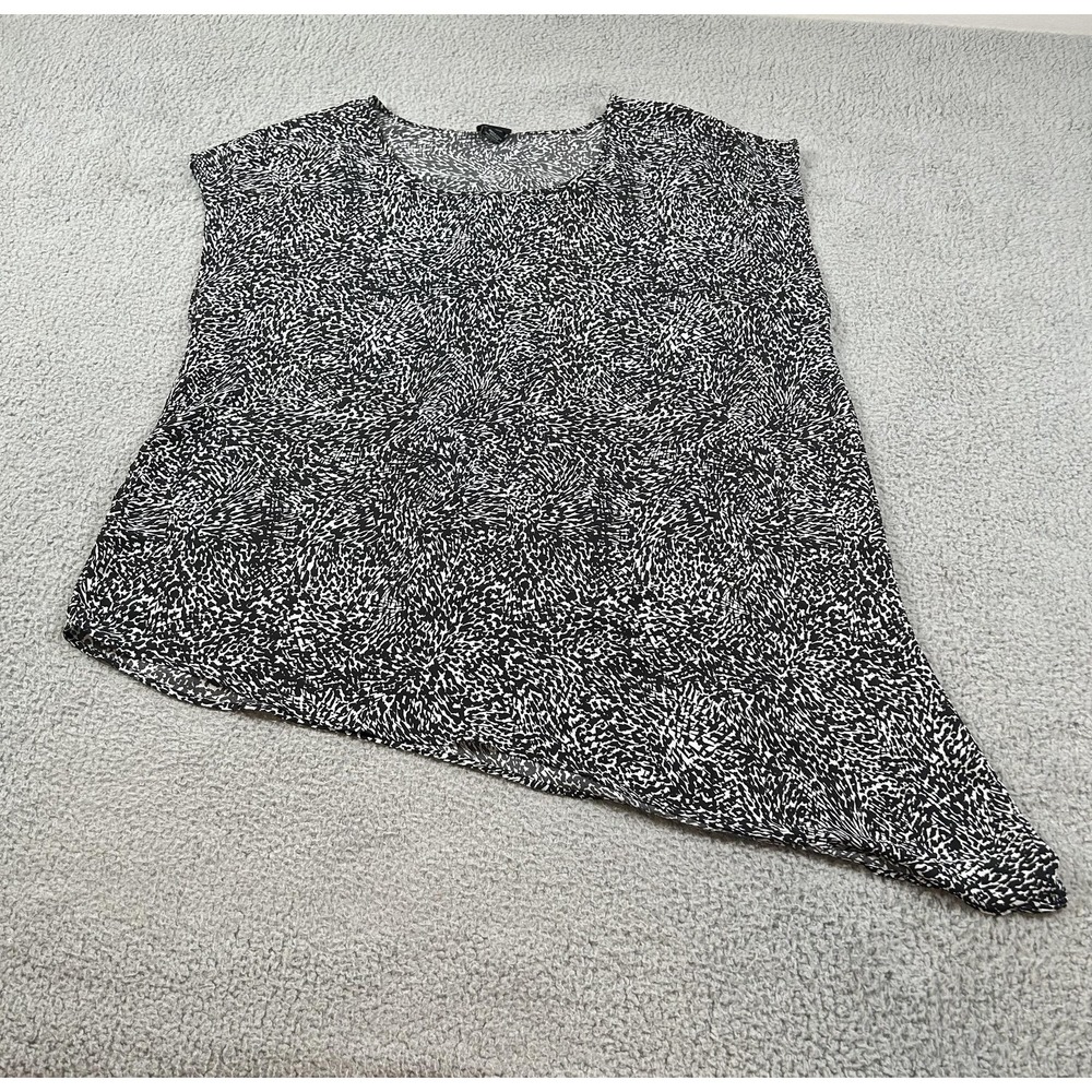 Torrid Blouse Womens 2 Black White Abstract Print Asymmetrical Hem Tunic Top